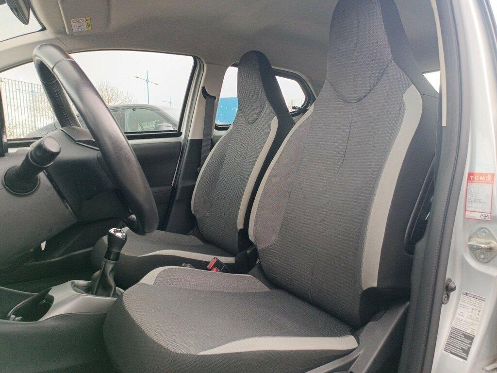 Toyota Aygo 5p 1.0 x-play 72cv