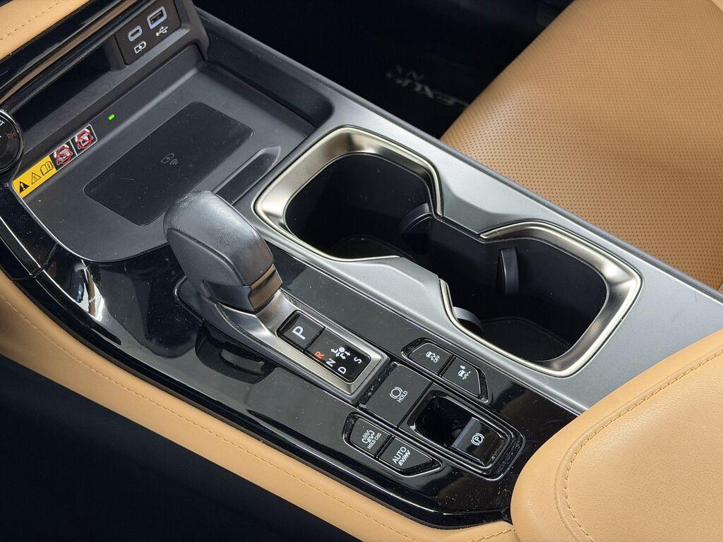 Lexus NX 2.5 plug-in Luxury 4wd e-cvt