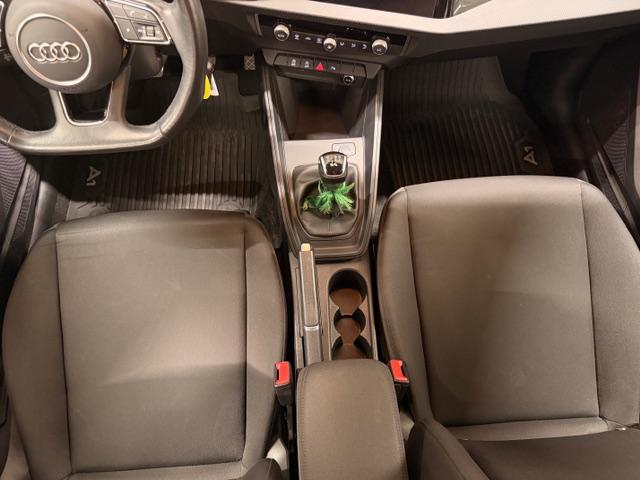 Audi A1 Sportback 25 1.0 tfsi Identity Black