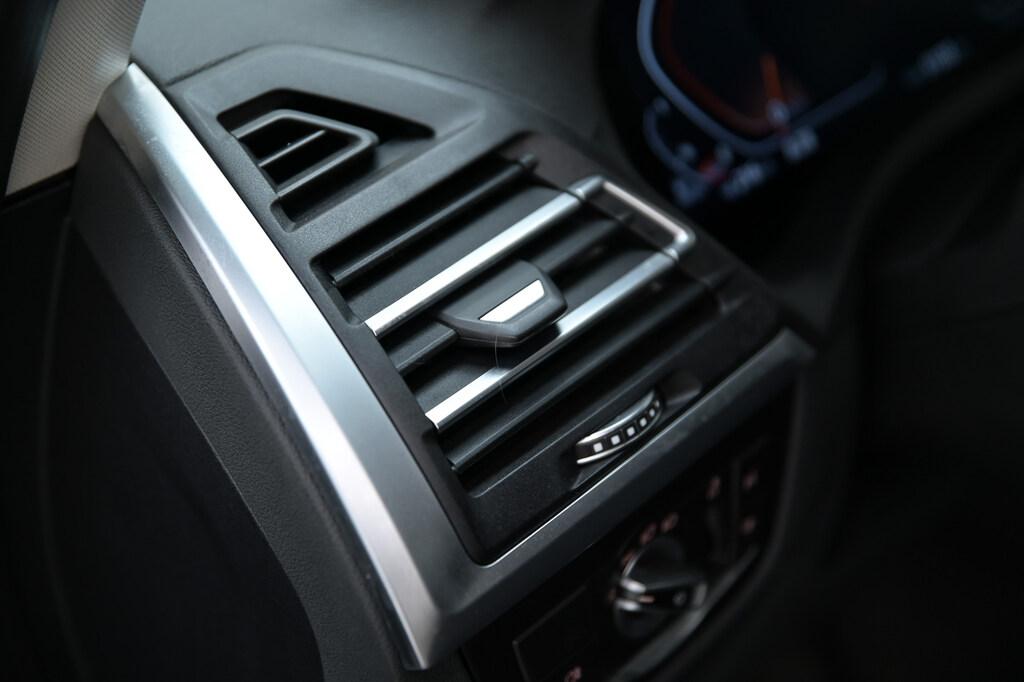 BMW X3 xdrive20d mhev 48V auto