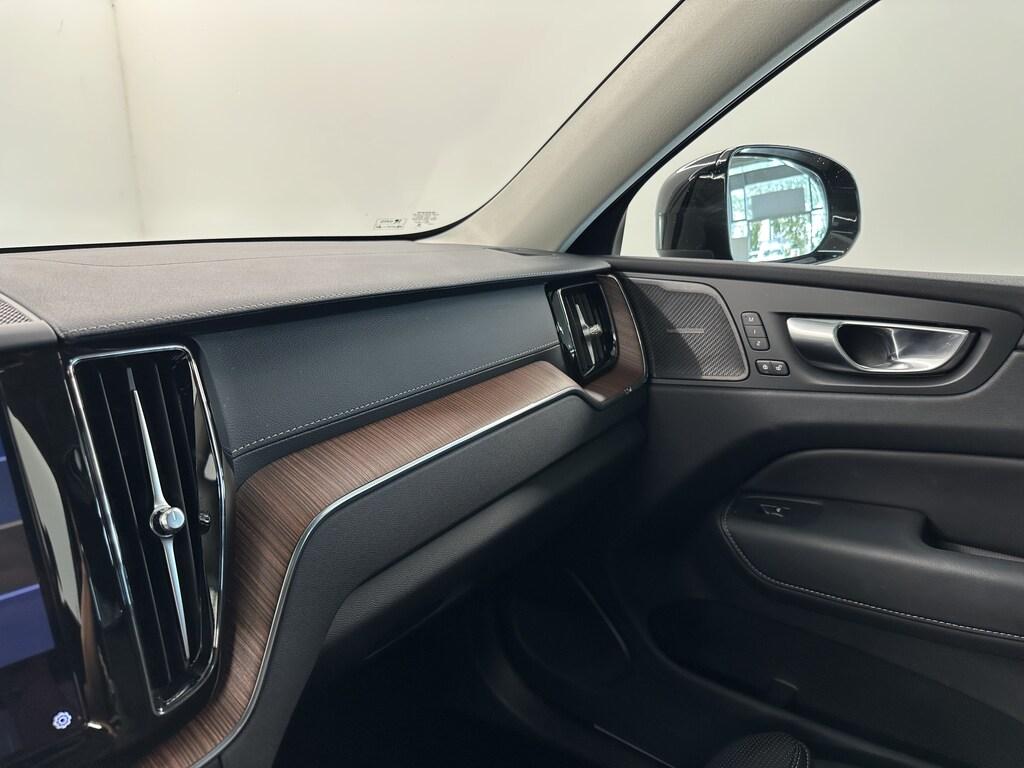 Volvo XC60 2.0 t6 phev Ultra Dark awd auto
