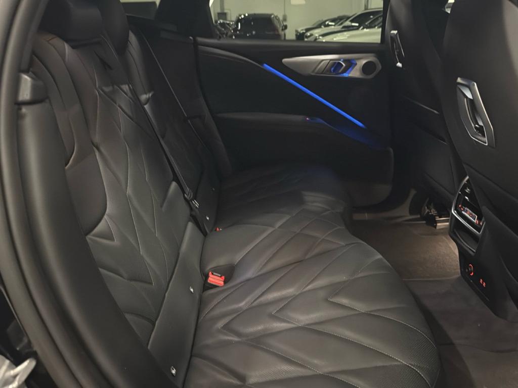 BMW XM 4.4 steptronic