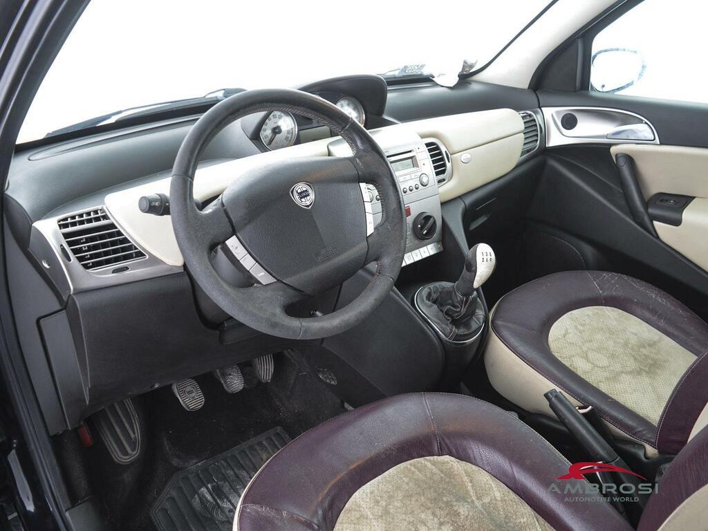 Lancia Ypsilon 1.3 mjt 16v Oro Giallo 90cv