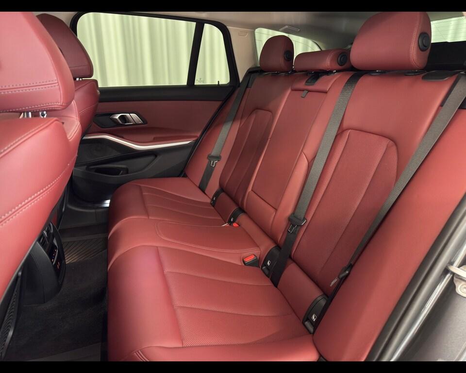 BMW Serie 3 320d Touring mhev 48V xdrive Luxury auto