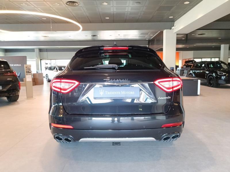 Maserati Levante 3.0 V6 430cv auto