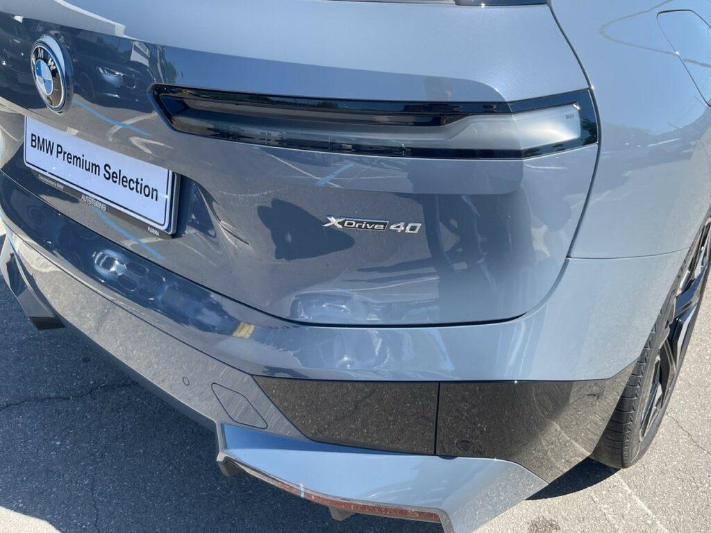 BMW iX xdrive40 pacchetto sportivo