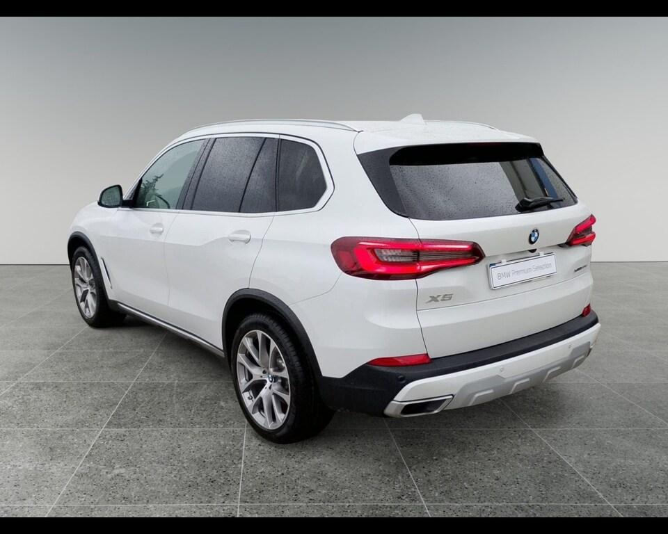 BMW X5 xdrive30d mhev 48V xLine auto