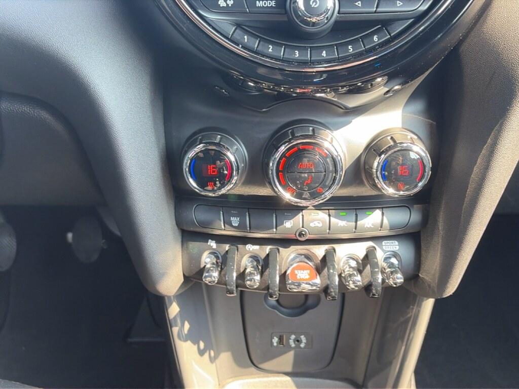 Mini Cooper D Cabrio 1.5 Cooper D Hype