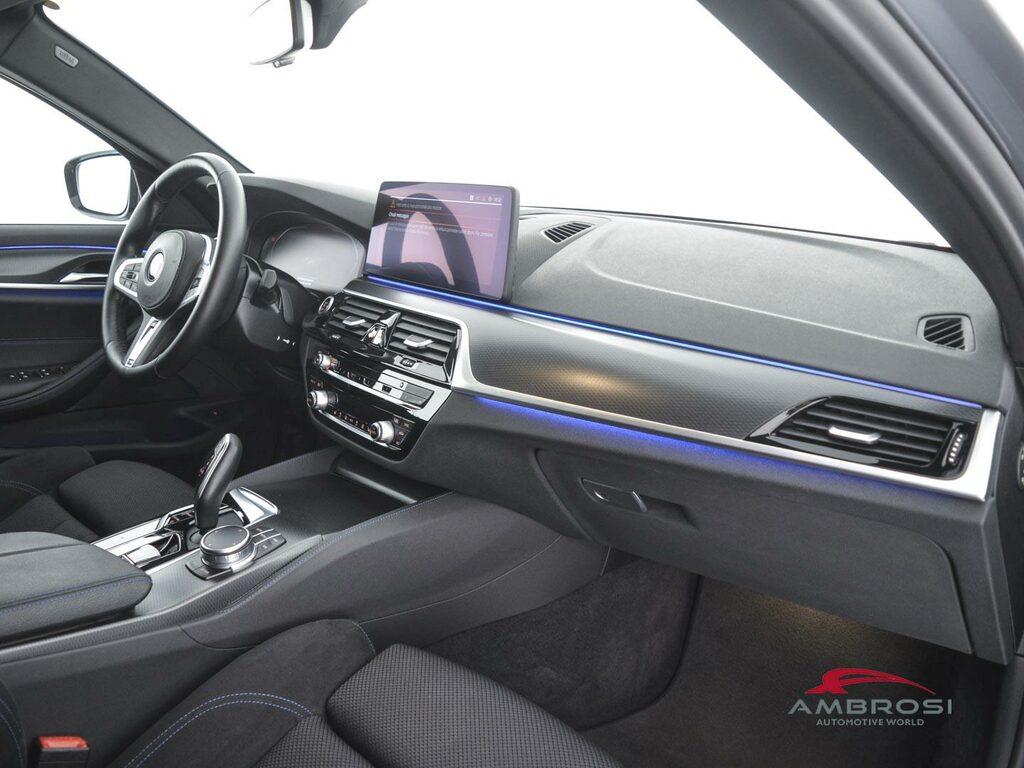 BMW Serie 5 518d Touring mhev 48V Msport auto