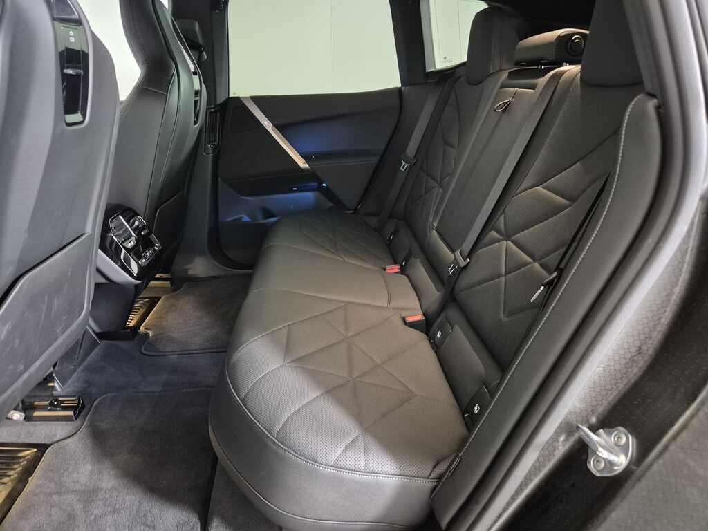 BMW iX xdrive50 pacchetto sportivo