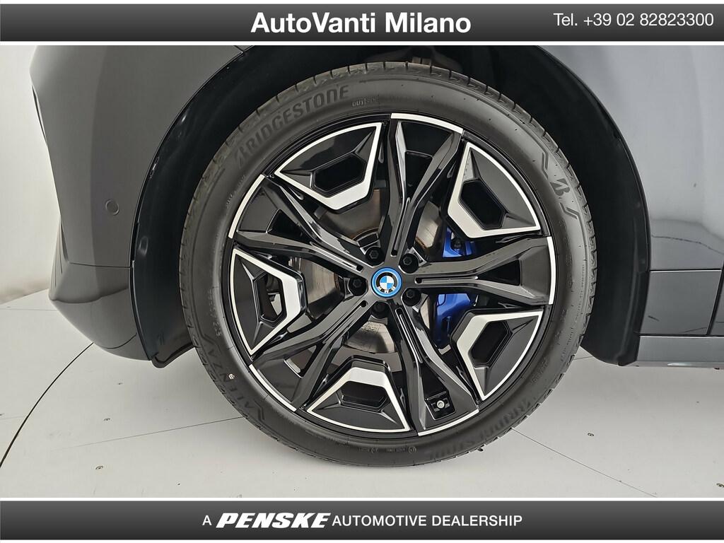 BMW iX xdrive40 pacchetto sportivo