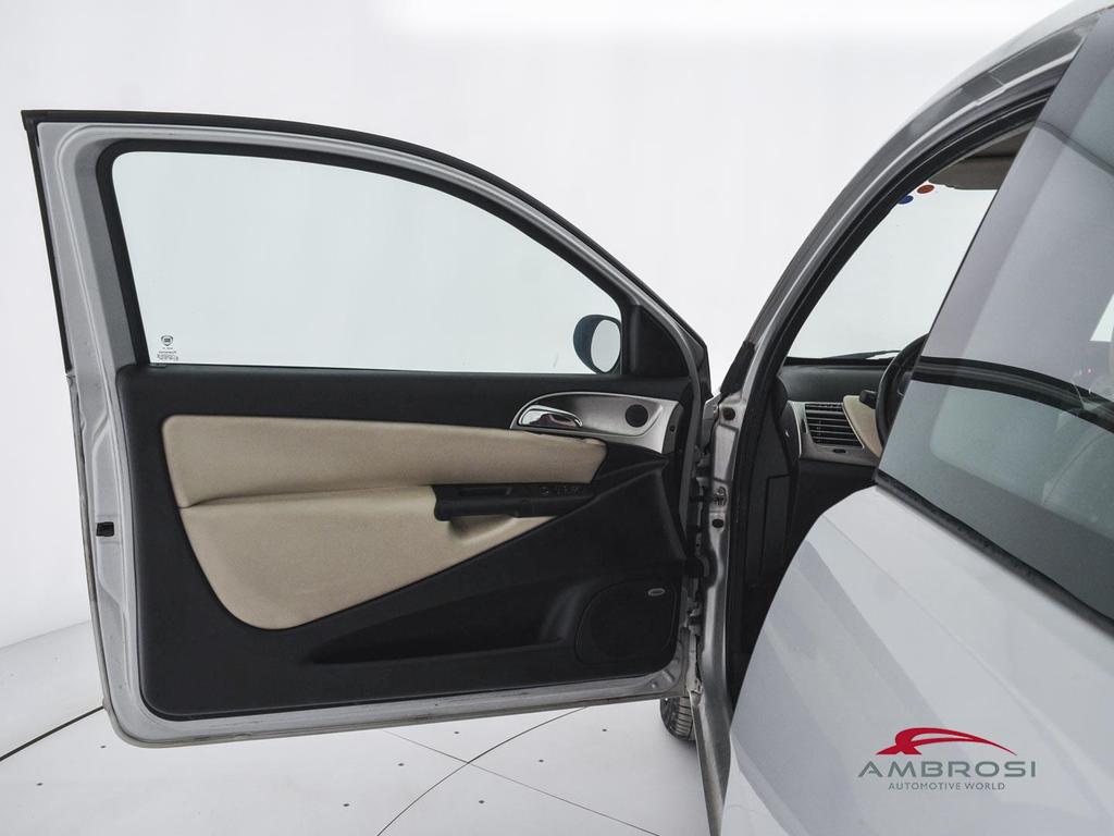 Lancia Ypsilon 1.3 mjt 16v Oro Bianco 90cv