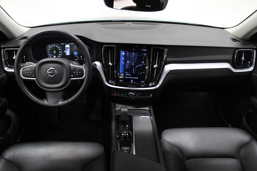 Volvo V60 2.0 B4 Momentum Business auto