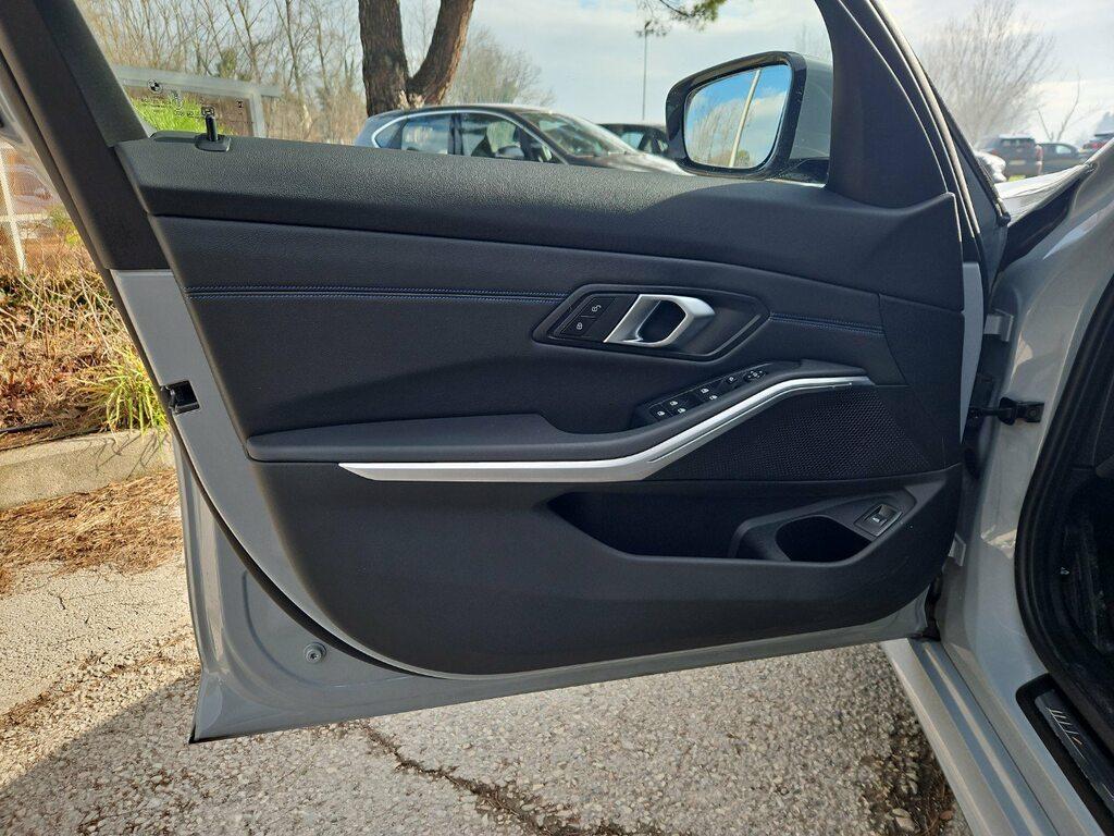 BMW Serie 3 318d Touring mhev 48V Msport auto