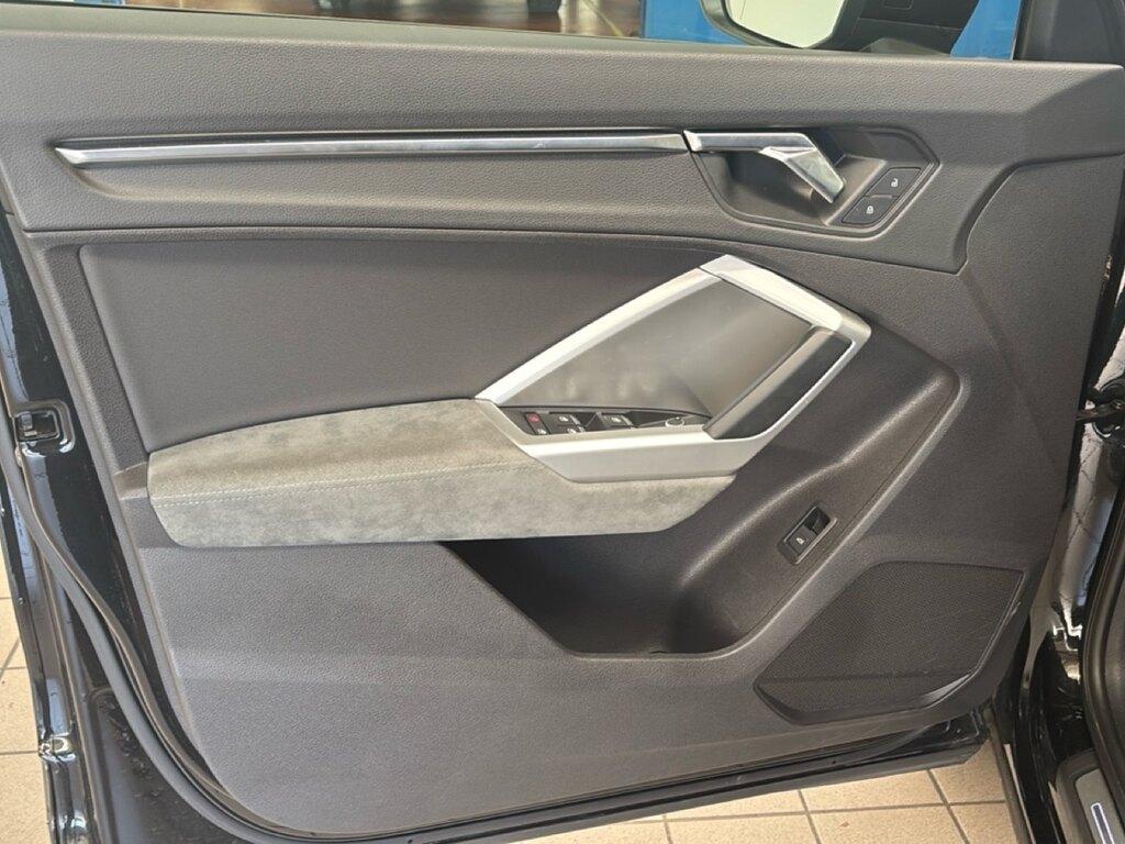 Audi Q3 35 1.5 tfsi mhev Business Advanced s-tronic