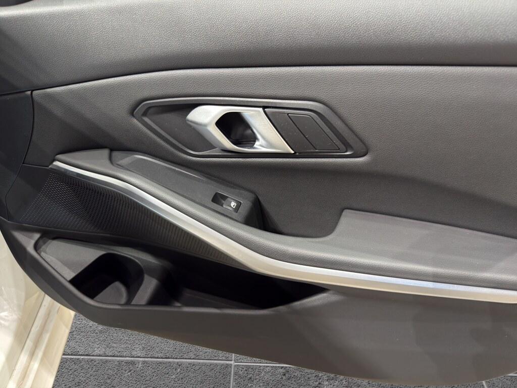 BMW Serie 3 318d Touring mhev 48V Msport auto