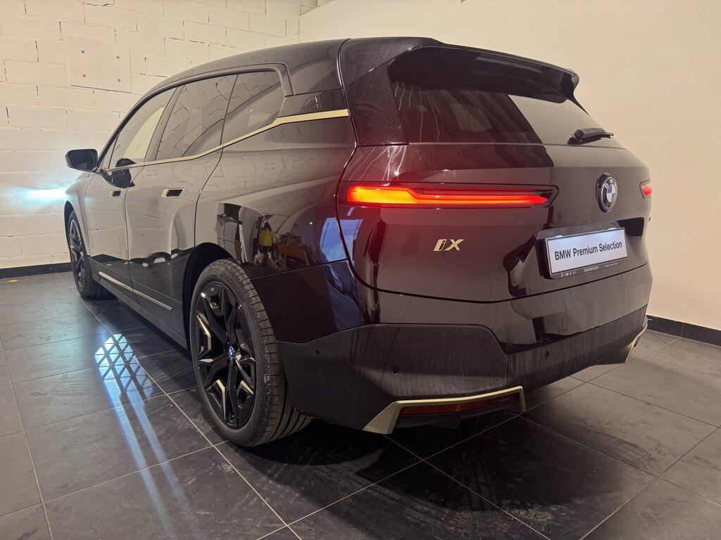 BMW iX xdrive40 pacchetto sportivo