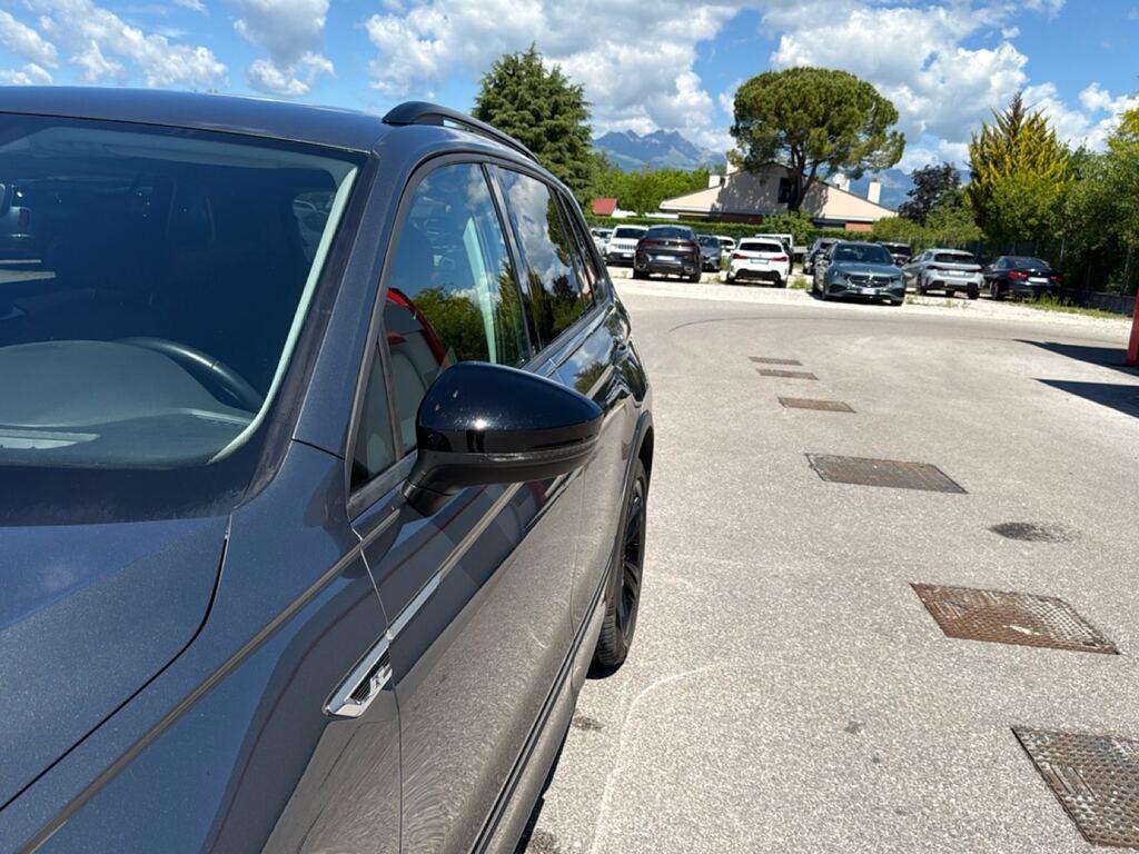 Volkswagen Tiguan 2.0 tdi Advanced R-Line Exterior Pack 150cv dsg