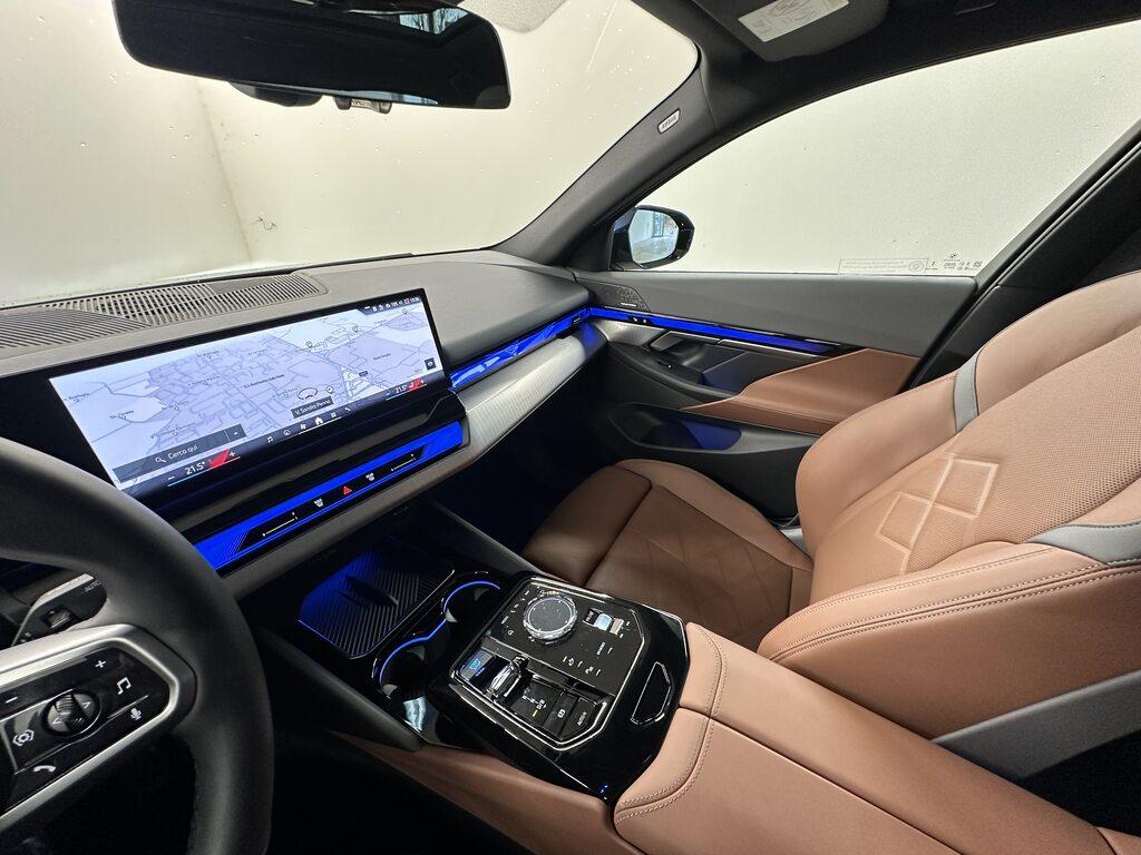 BMW i5 edrive40