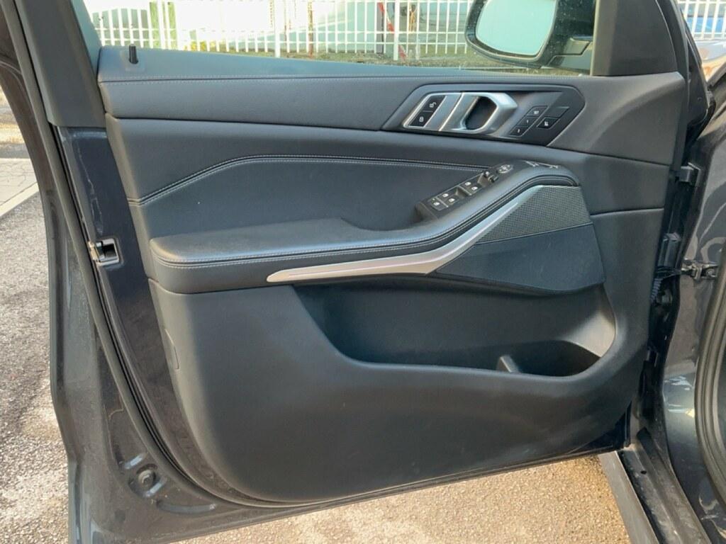 BMW X5 xdrive30d mhev 48V Msport auto