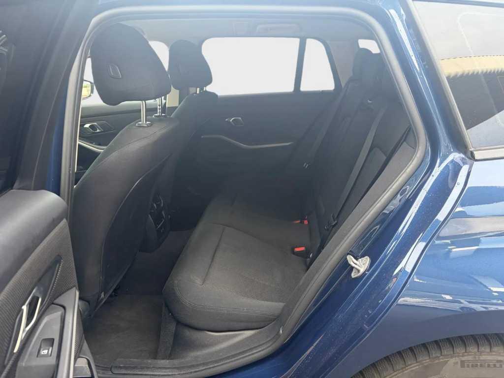 BMW Serie 3 320d Touring mhev 48V auto