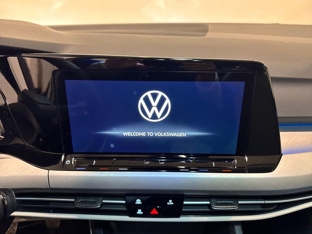 Volkswagen Golf 1.5 tgi Life 130cv