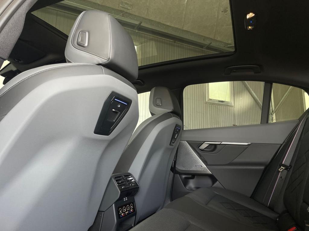 BMW i5 M60 auto
