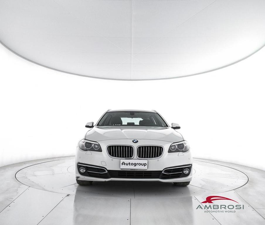 BMW Serie 5 520d Touring xdrive Luxury 190cv auto