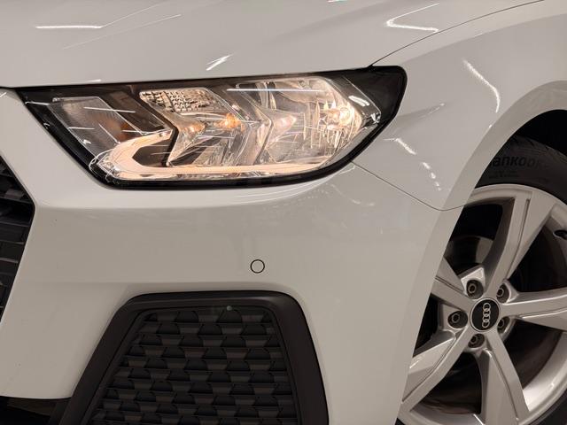 Audi A1 Sportback 25 1.0 tfsi Identity Black