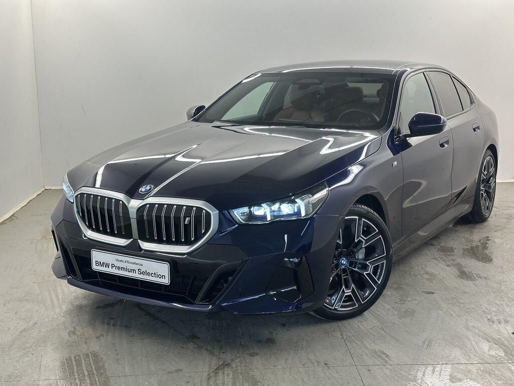 BMW i5 edrive40