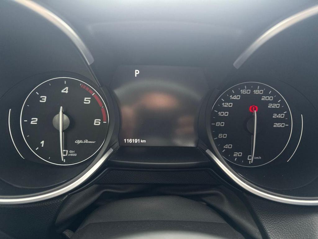Alfa Romeo Stelvio 2.2 t B-Tech Q4 210cv auto