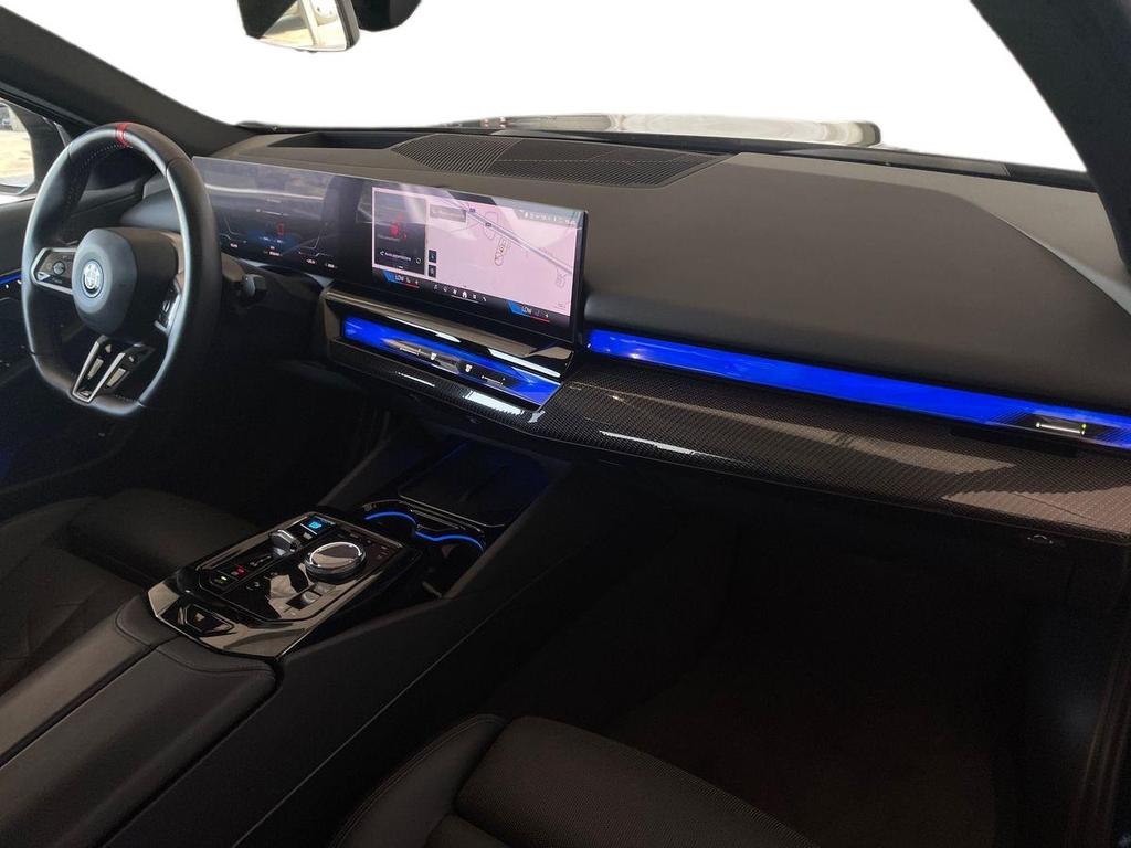 BMW i5 M60 auto