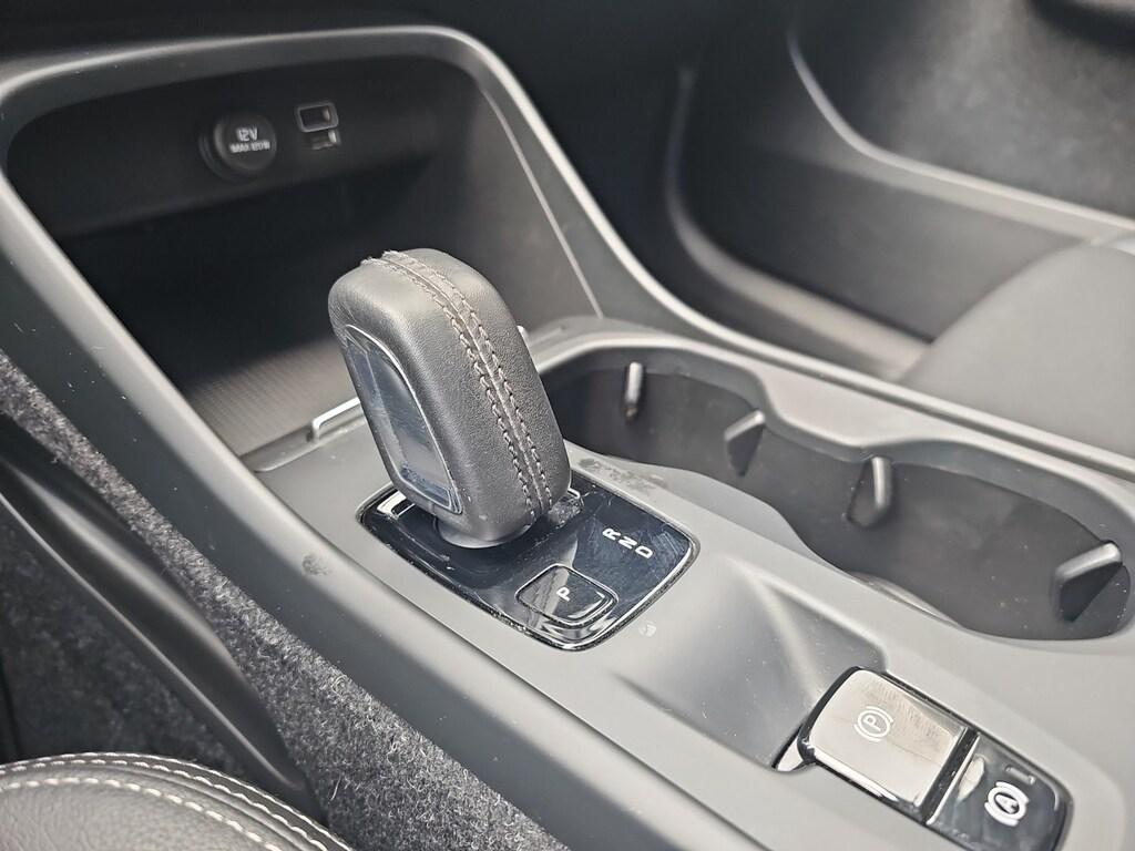 Volvo XC40 2.0 D4 Momentum Pro awd geartronic my21