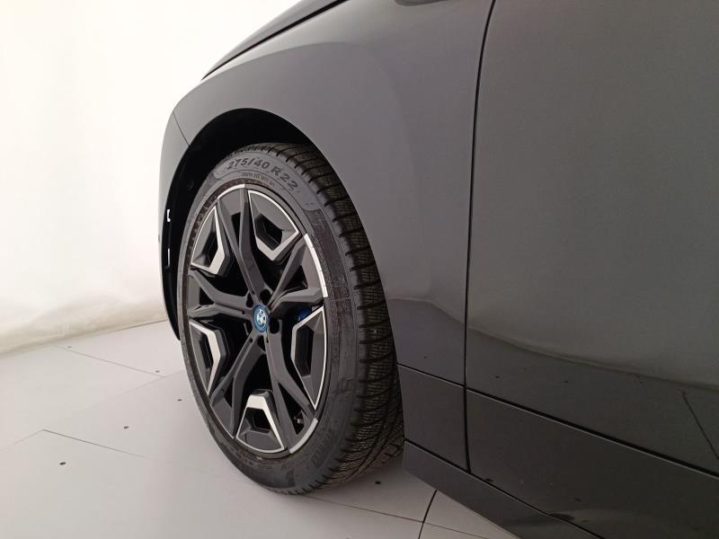 BMW iX xdrive50 pacchetto sportivo