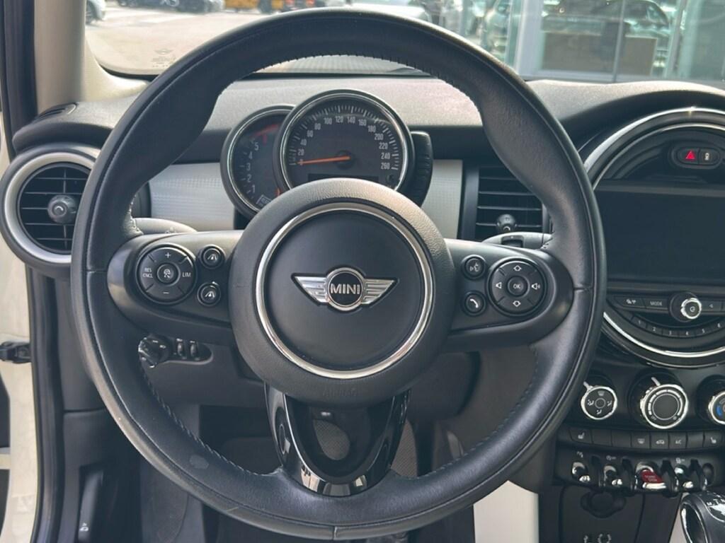 Mini Cooper D 1.5 D Cooper D Auto