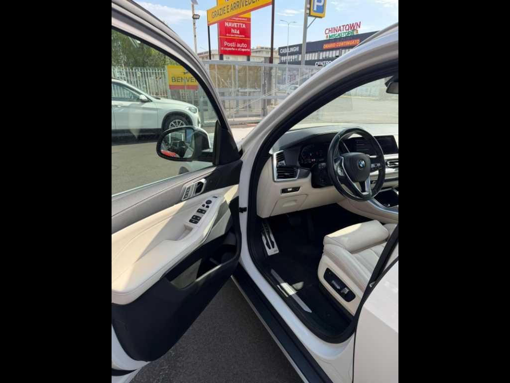 BMW X5 xdrive30d mhev 48V xLine auto