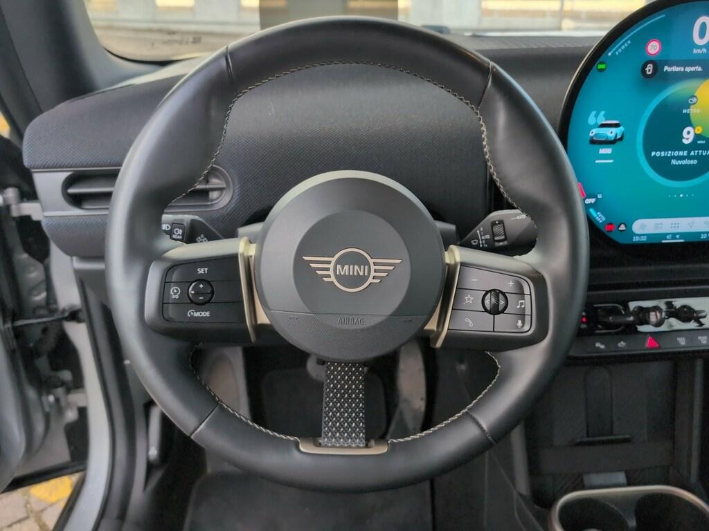 Mini Mini Cooper Cabrio 2.0 C Favoured auto