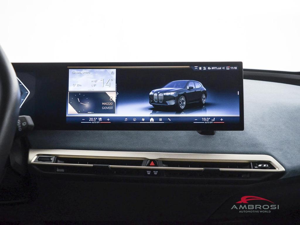 BMW iX xdrive40 pacchetto sportivo