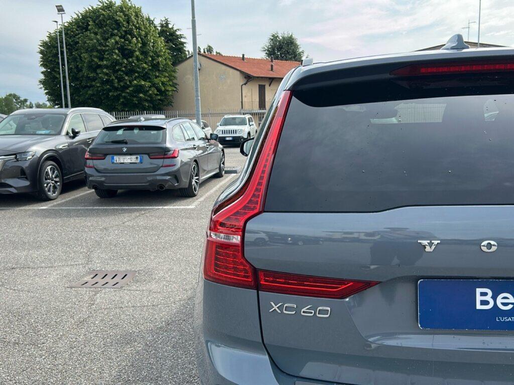 Volvo XC60 2.0 b4 Plus Dark awd auto