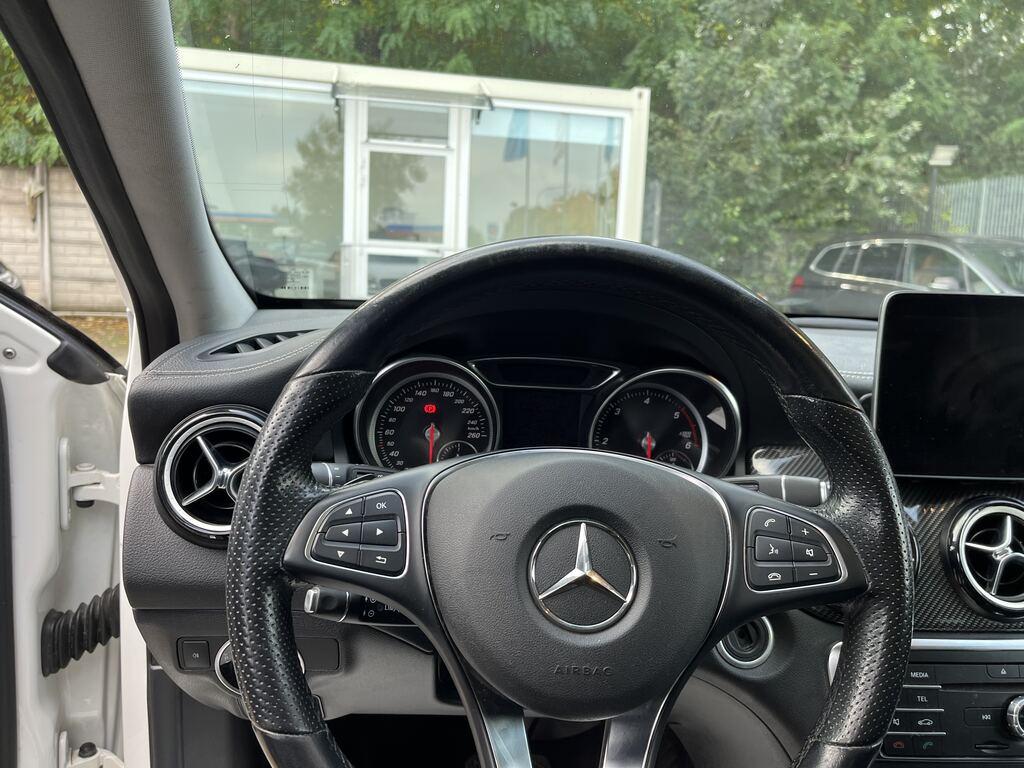 Mercedes GLA 200 d Night Edition 4matic auto