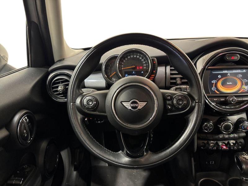 Mini Cooper D 1.5 D Cooper D Boost Auto