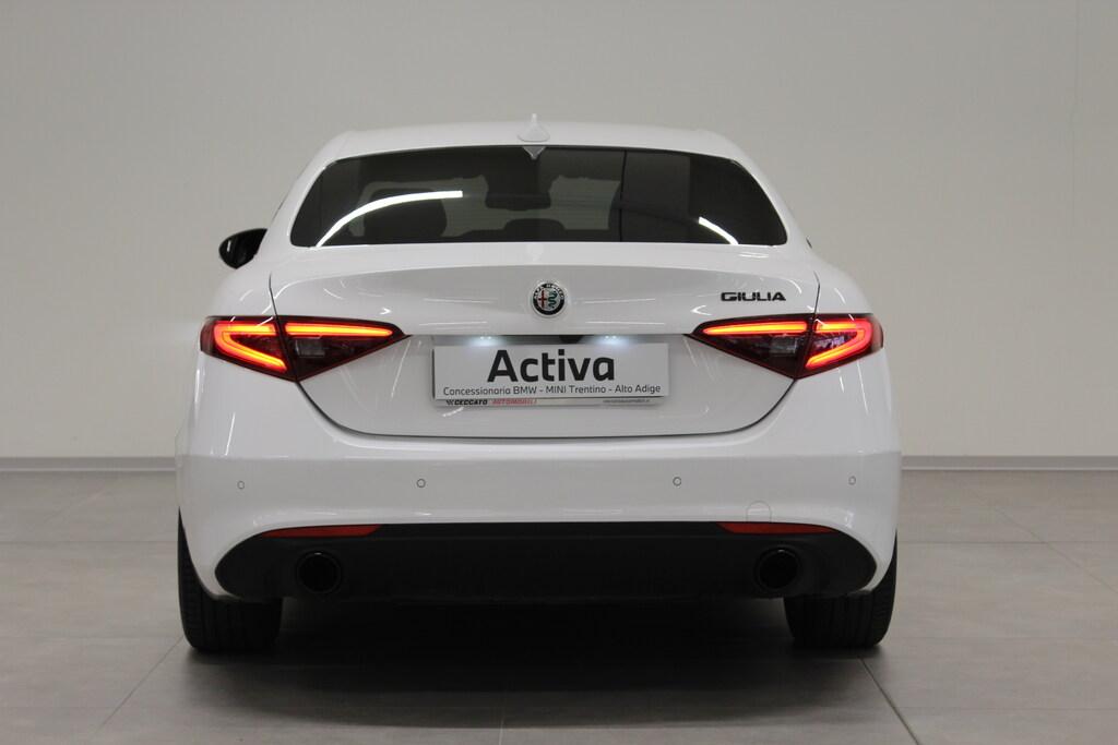 Alfa Romeo Giulia 2.0 t Sport Tech 200cv auto