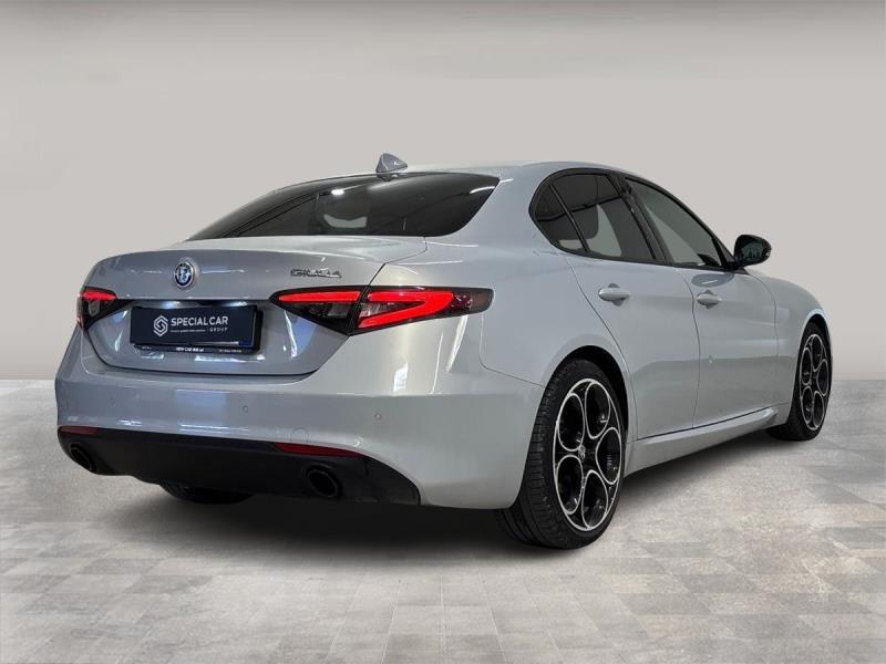 Alfa Romeo Giulia 2.2 t Competizione 160cv auto