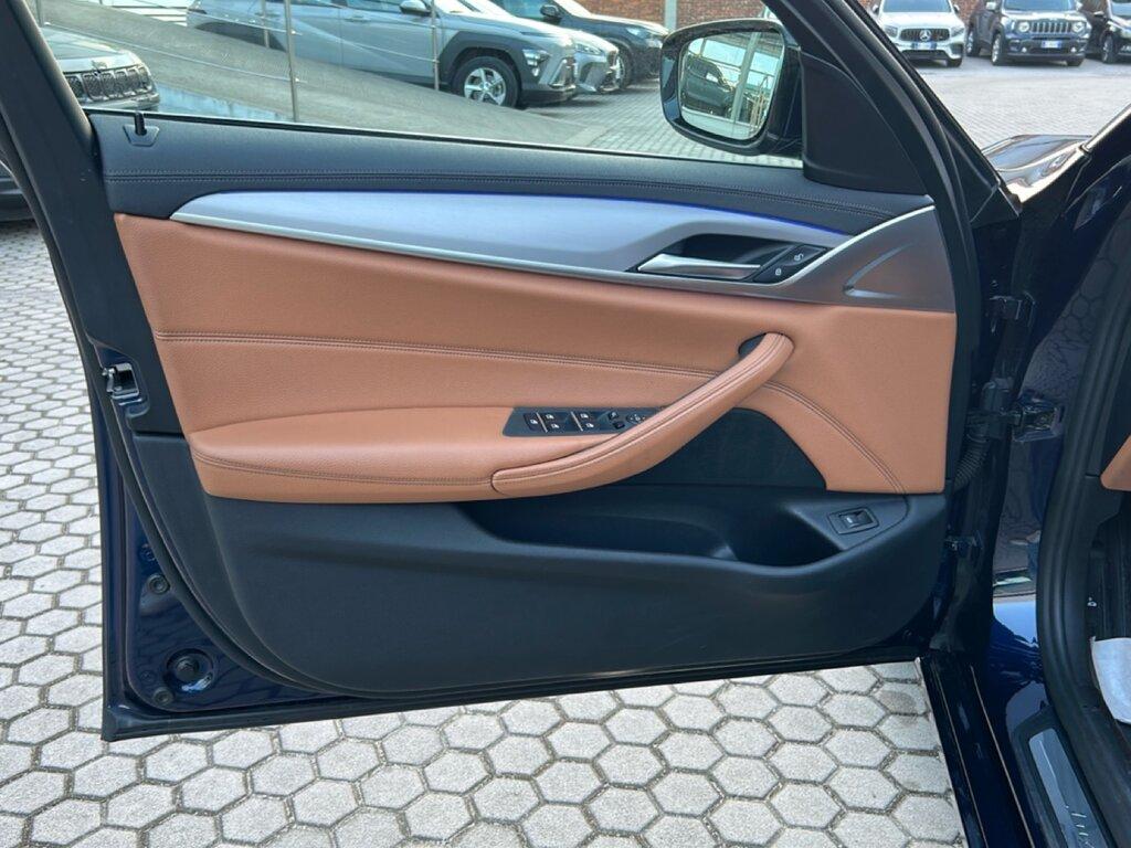 BMW Serie 5 520d Touring mhev 48V xdrive Luxury auto