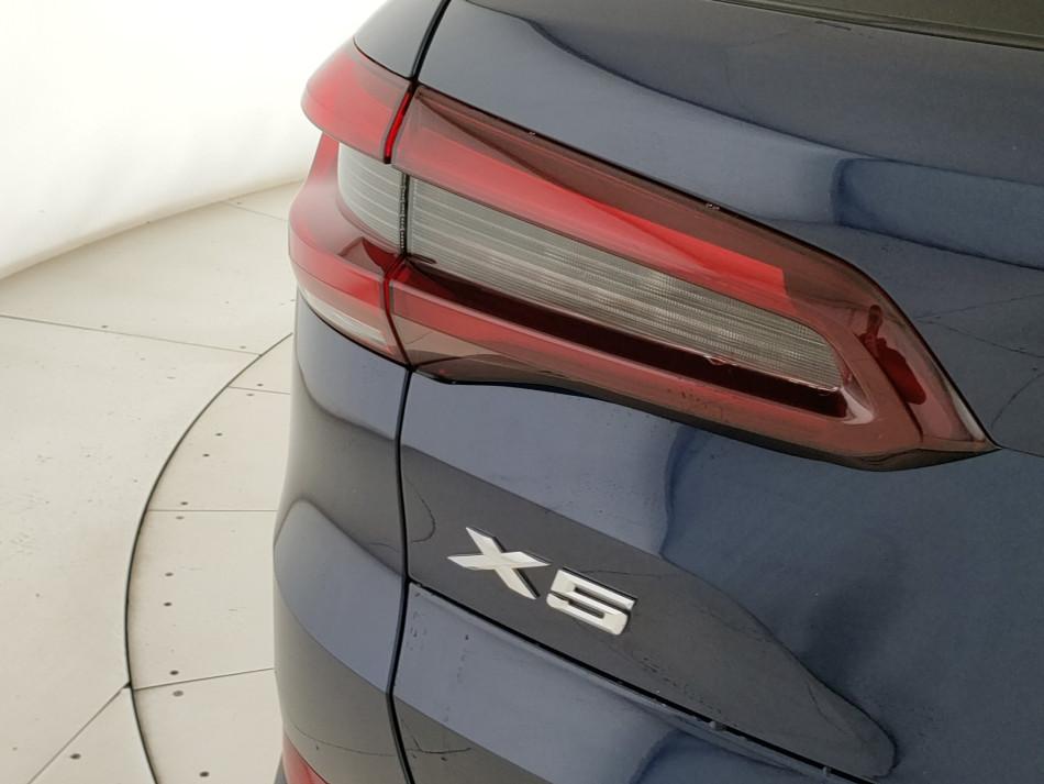 BMW X5 xdrive30d mhev 48V xLine auto