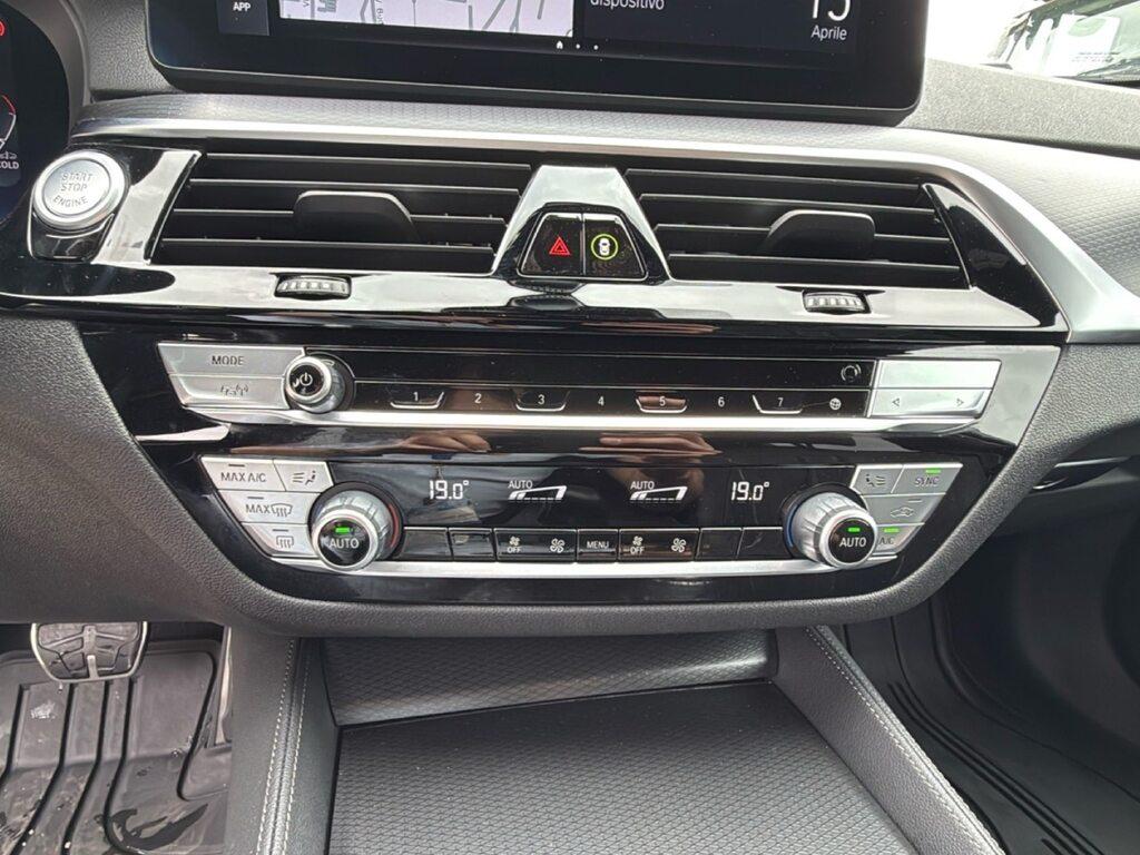 BMW Serie 5 520d Touring mhev 48V xdrive Msport auto