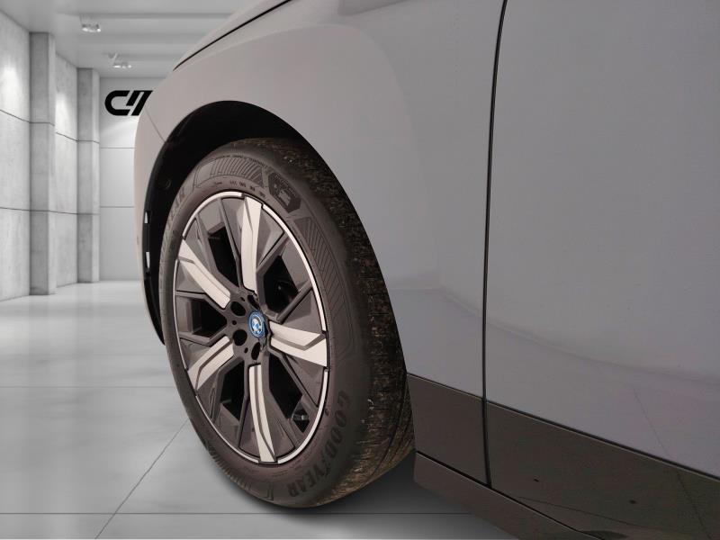 BMW iX xdrive50 pacchetto sportivo