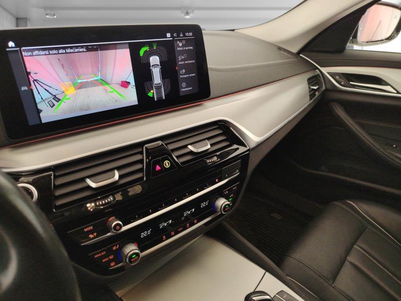 BMW Serie 5 520d Touring mhev 48V xdrive Luxury auto