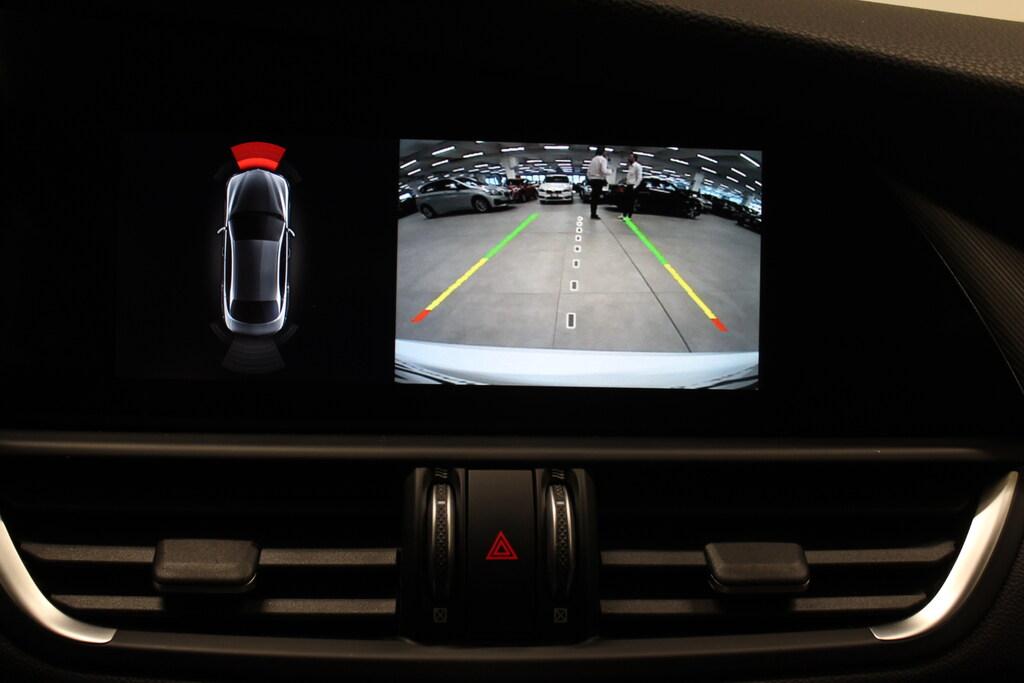 Alfa Romeo Giulia 2.0 t Sport Tech 200cv auto