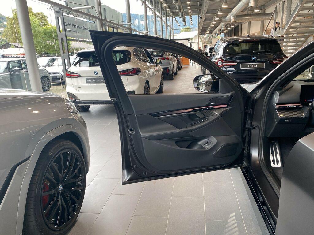 BMW i5 M60 auto